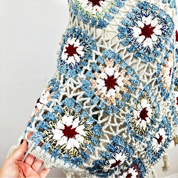Boho Crochet Patchwork Fringe Poncho New Without Tags - Picture 9 of 10